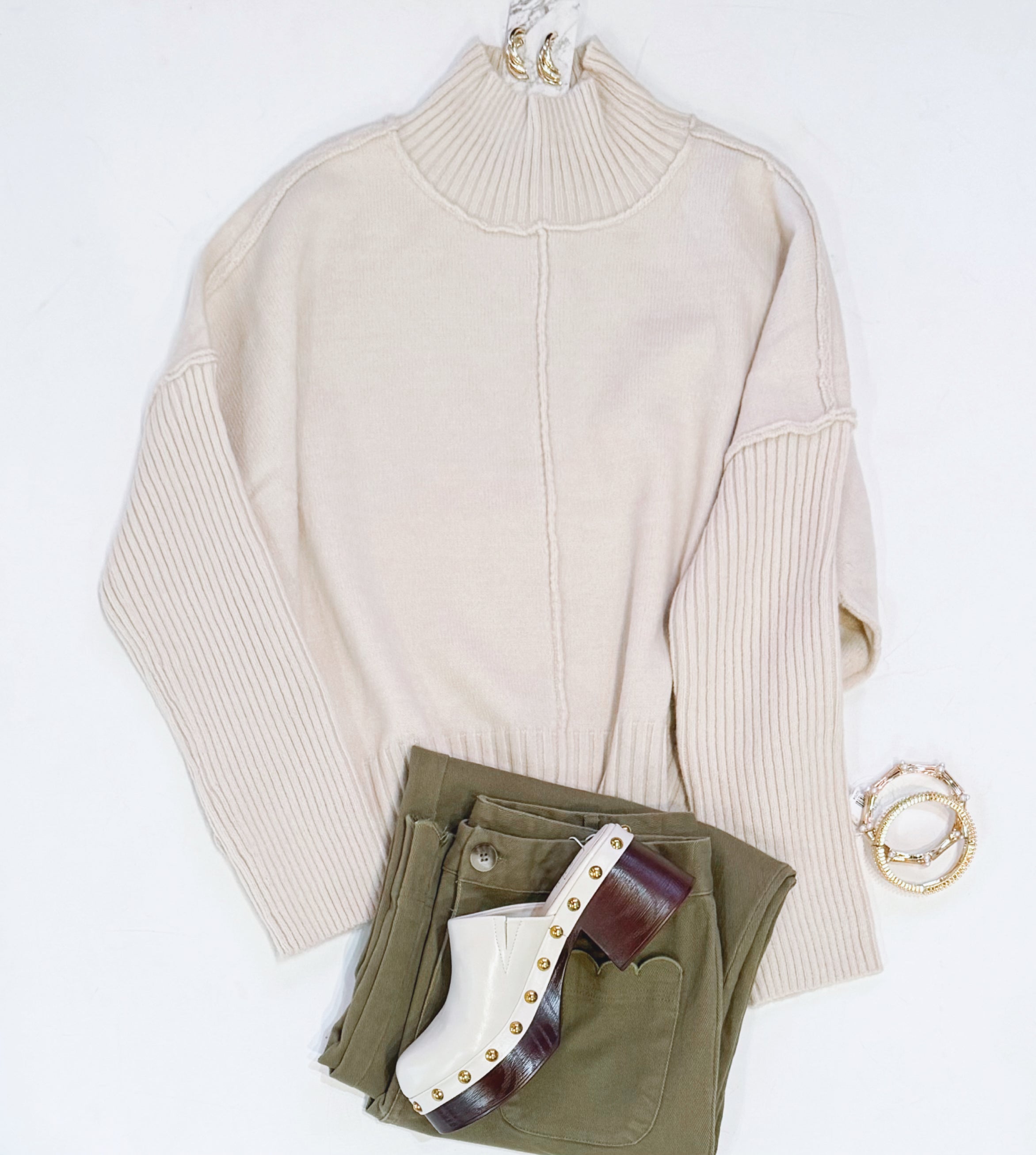 WARM AND COZY TURTLENECK SWEATER
