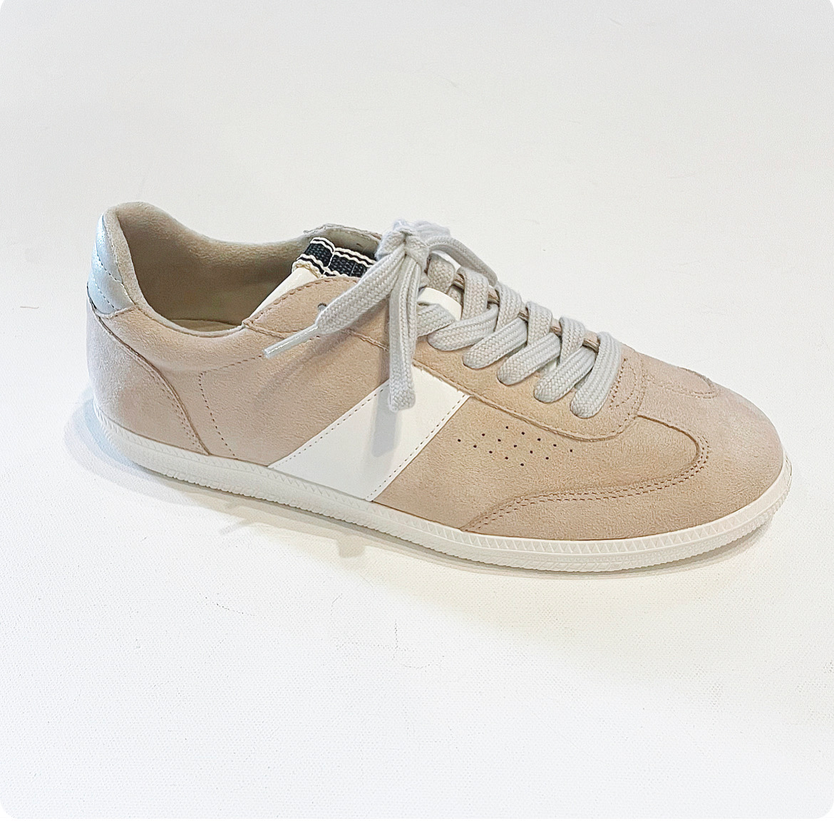 Sydney Suede Sneaker 02