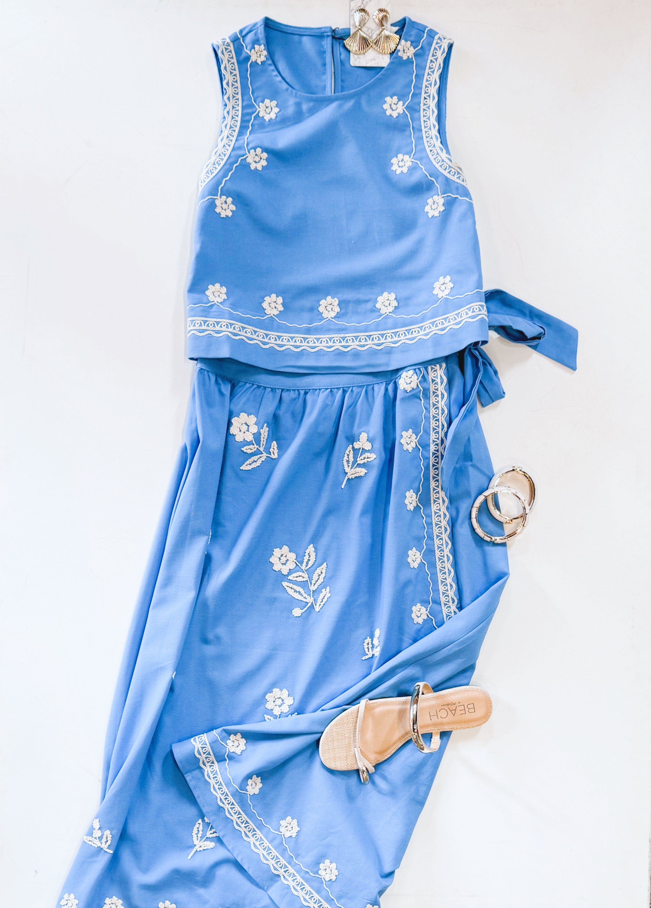 MUJERES EMBROIDERED SET