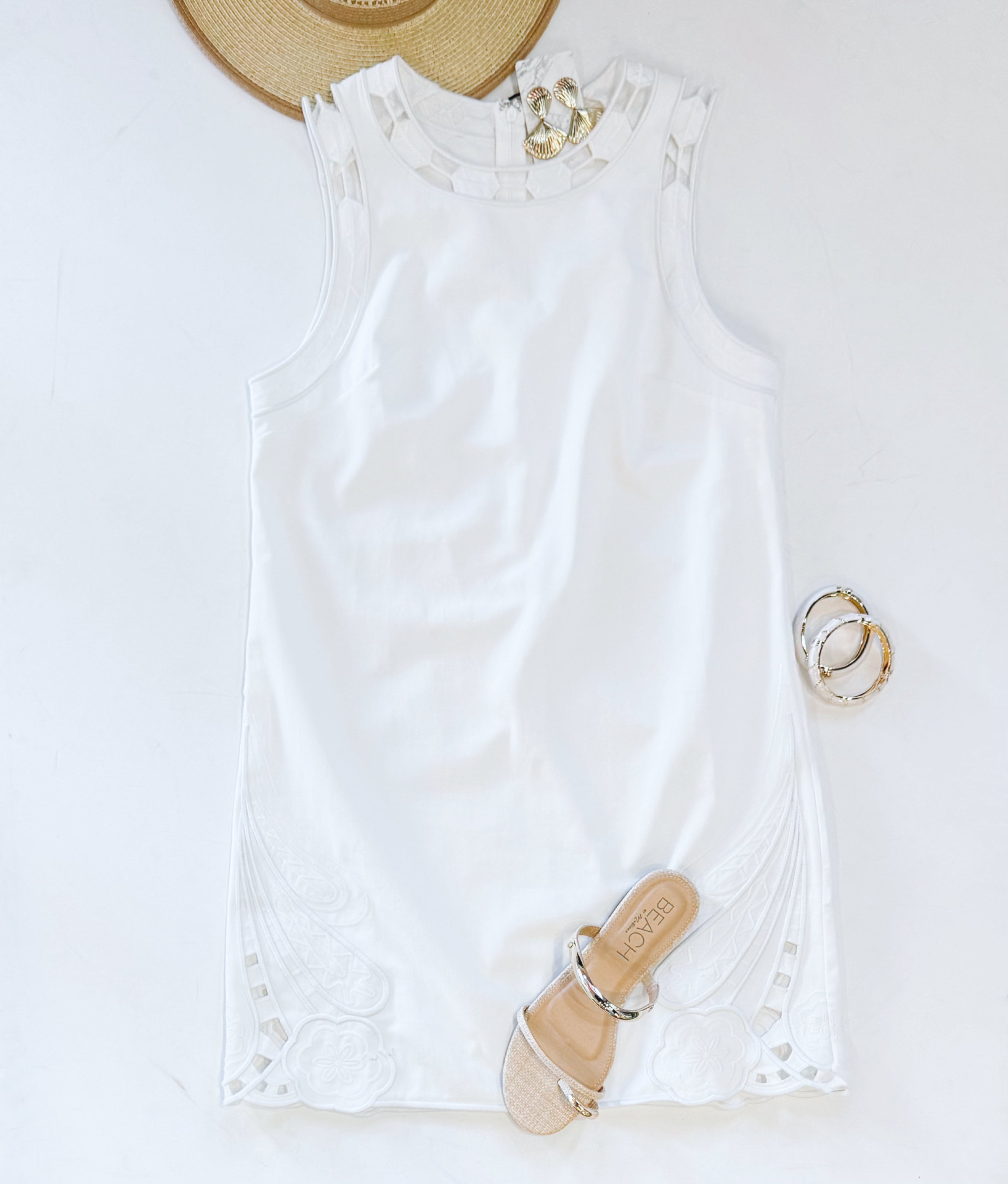 WHITE SANDS EMBROIDERED SHIFT