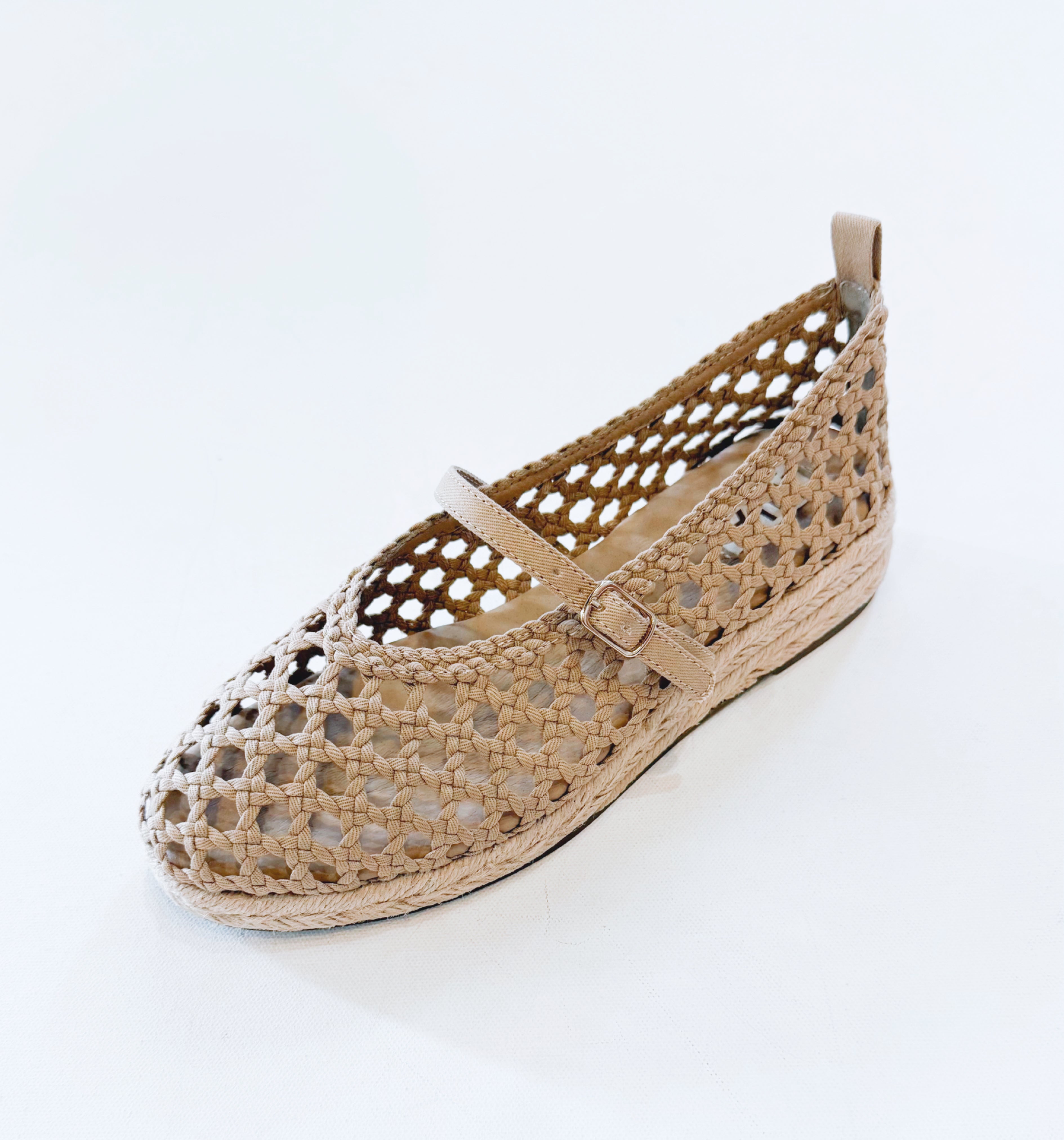 ELA SUMMER FLAT