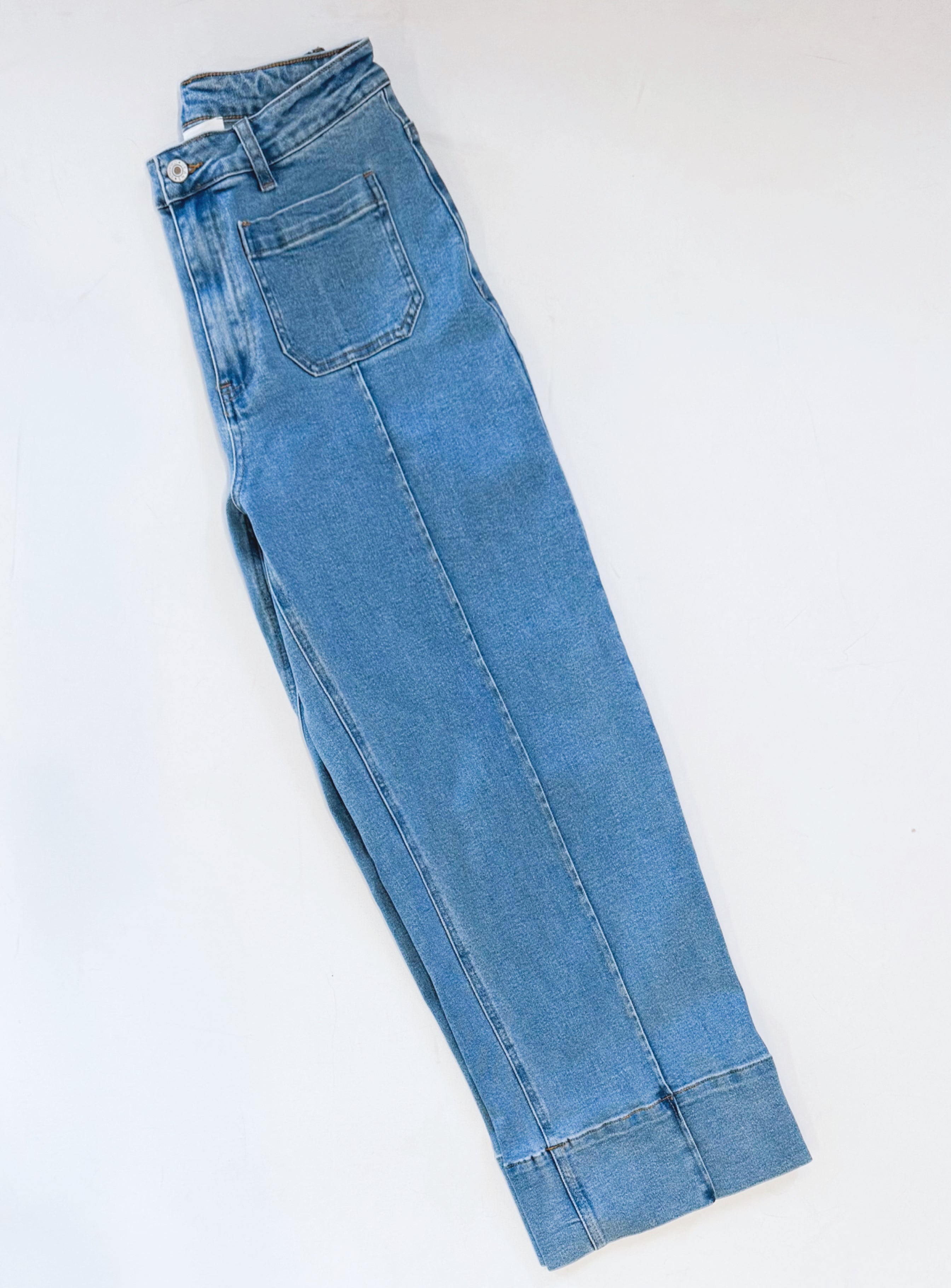 MUST HAVE CUFF DENIM