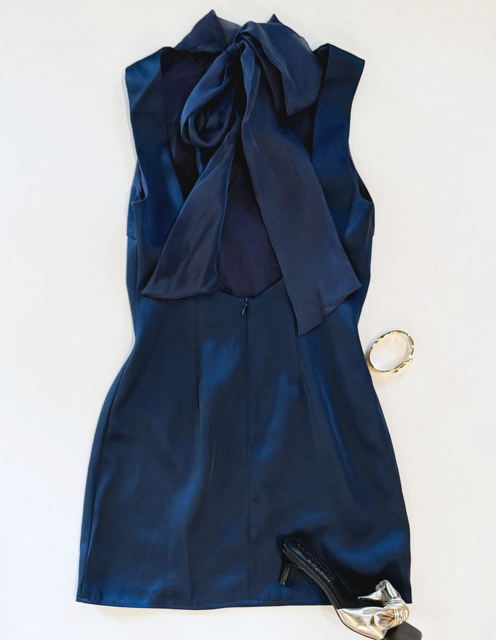 SO CLASSIC BACKLESS DRESS